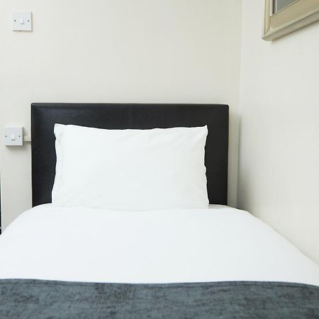 The Broughton Hotel By Greene King Inns Milton Keynes Buitenkant foto