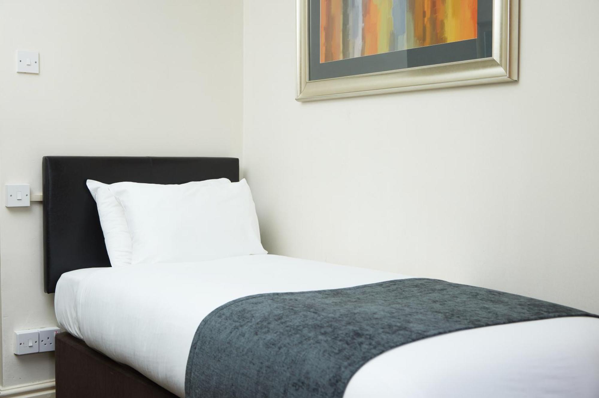 The Broughton Hotel By Greene King Inns Milton Keynes Buitenkant foto