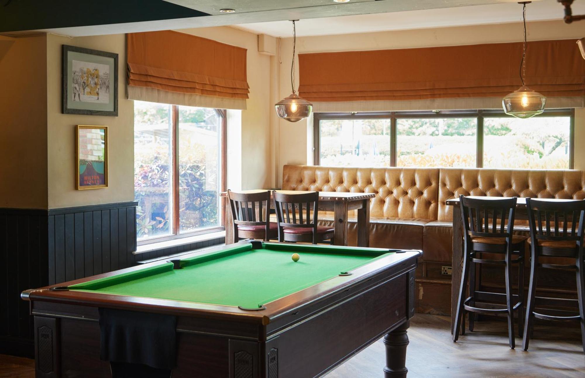 The Broughton Hotel By Greene King Inns Milton Keynes Buitenkant foto