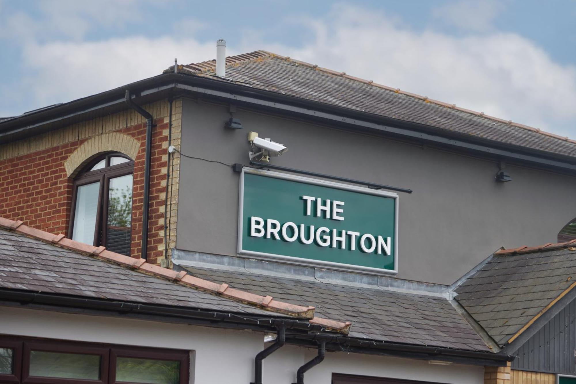 The Broughton Hotel By Greene King Inns Milton Keynes Buitenkant foto